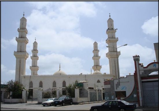 انفوجرافيك.. تعرف على مواقيت الصلاة في مدينتي عدن والشحر اليوم الإثنين 27 أغسطس 