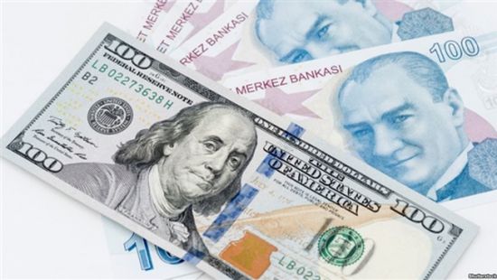 هبوط جديد لليرة التركية أمام الدولار بعد خلاف بين واشنطن وأنقرة