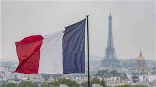 فرنسا تحذر دبلوماسييها من السفر إلى إيران