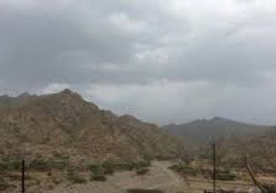 الحوثيون يقصفون قرى كرش بعدة قذائف