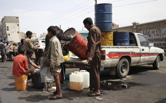 مليشيا الحوثي ترفع سعر الدبة البترول بصنعاء إلى 8500 ريال