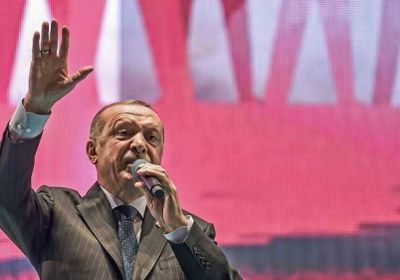 أردوغان يفتح النار على "محتالي التصنيف الائتماني"