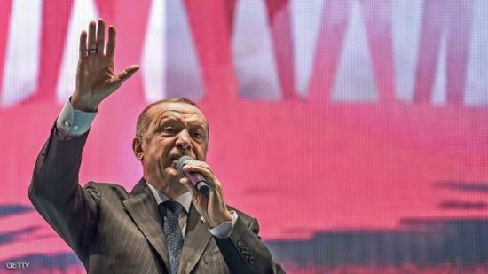 أردوغان يفتح النار على "محتالي التصنيف الائتماني"