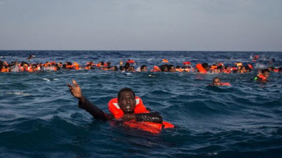 تفاصيل مصرع 33 مهاجراً أفريقياً قبالة سواحل اليمن