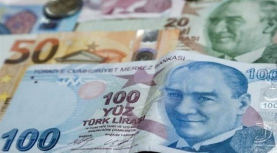 الليرة التركية تهوي مجدداً بعد رفع أسعار الفائدة