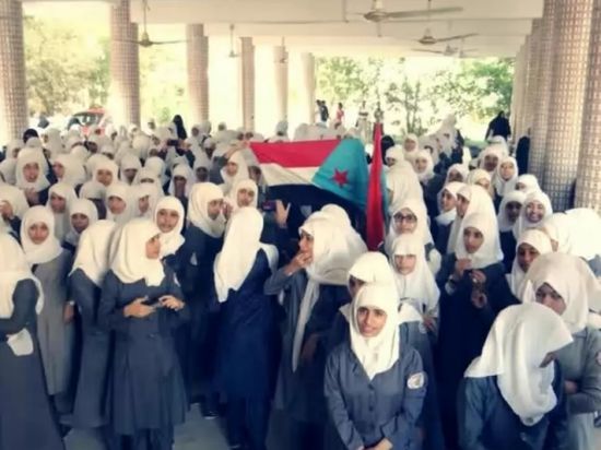 تعليق الالتزام بالزي المدرسي في اليمن
