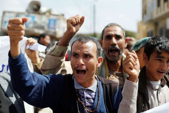 صحيفة دولية: الحوثيون يبددون الفرص الأخيرة لإحلال السلام في اليمن