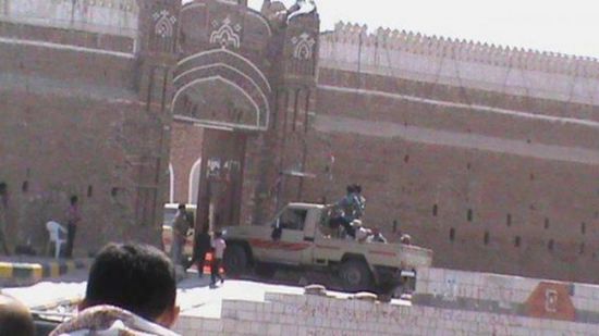 ميليشيات الحوثي تنقل أموالٍ من بنوك في الحديدة إلى صنعاء  