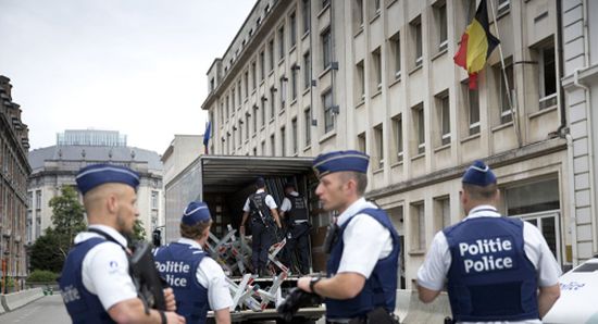 مسلح يطعن شرطي بلجيكي في بروكسل