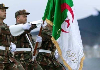 توالي الإقالات العسكرية.. ماذا يحدث في الجزائر؟