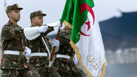 توالي الإقالات العسكرية.. ماذا يحدث في الجزائر؟