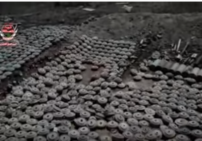 شاهد بالفيديو.. نزع وتفكيك آلاف الألغام الحوثية في الساحل الغربي