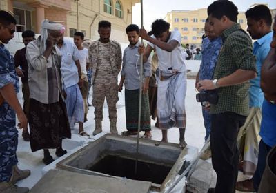 شاهد.. ضبط مخازن سرية للوقود والقبض على ملاك المحطات بحضرموت