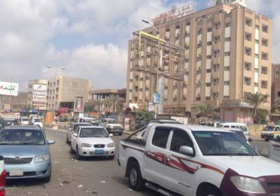 عاجل مقتل شخص وإصابة آخرين بانفجار قنبلة أمام أحد الفنادق في المنصورة