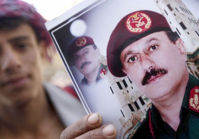 صحيفة دولية: ماذا يُخفي عرض الحوثيين المفاجئ بإطلاق سراح أقرباء صالح؟