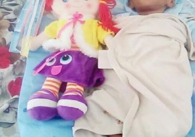وفاة طفلة نازحة من الحديدة في عدن (صورة )