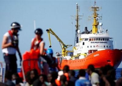 إنقاذ 700 مهاجر غير شرعي قبالة إسبانيا