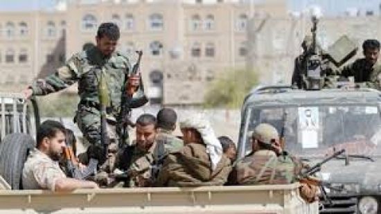 مليشيا الحوثي تجبر المواطنين إخلاء منازلهم لتحويلها ثكنات عسكرية