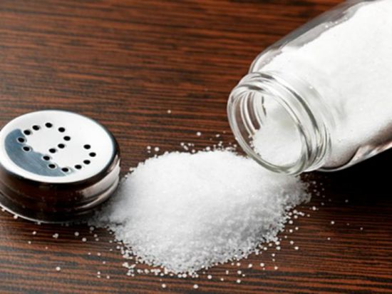 دراسة: الملح يساعد على تحسين صحة القلب ويسهل تدفق الدم في الأوعية