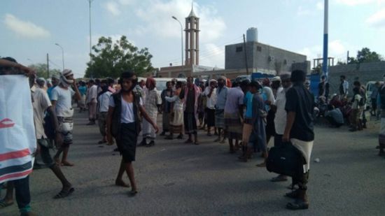 مسيرة حاشدة في محافظة أبين للمطالبة برحيل الحكومة 