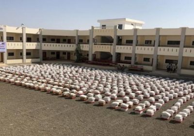 الهلال الأحمر الإماراتي: وصول المساعدات الإنسانية لـ7 ألاف شخص بالساحل الغربي