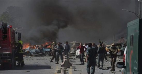 مقتل 12 وإصابة 30 آخرين في تفجير بمجمع انتخابي بأفغانستان