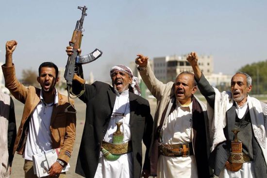 بعد الأطفال.. مليشيا الحوثي تستدرج المتقاعدين للقتال في صفوفها
