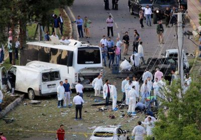 معظمهم سوريون.. مقتل 19 شخصا في انقلاب حافلة مهاجرين غرب تركيا