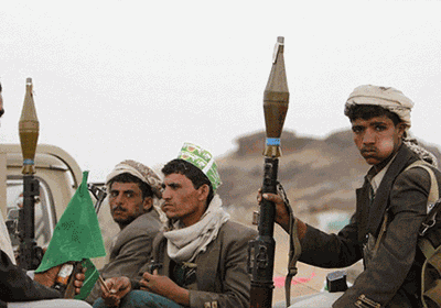 مليشيات الحوثي تنهب قوت المواطنين في أماكن سيطرتها