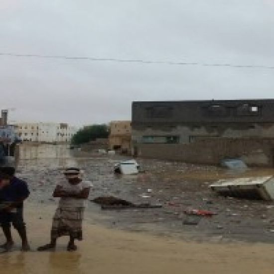 إصابة 33 وفقدان أربعة وإيواء 350 أسرة جراء عاصفة "لوبان" في المهرة 