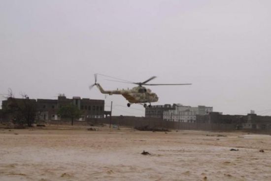  طائرة مروحية تنقذ طالبين حاصرتهما السيول في سيحوت