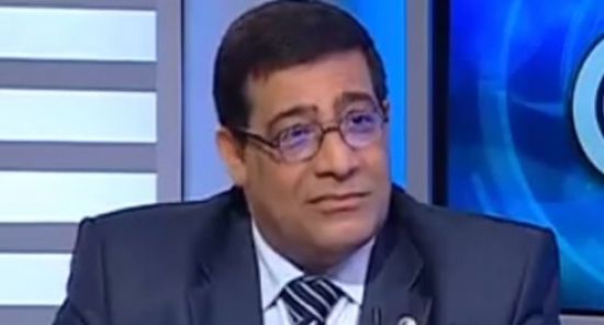 الأمن المصري يلقي القبض على الخبير الاقتصادي عبد الخالق فاروق