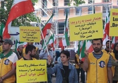 لاجئون إيرانيون يرفضون الصمت الأوروبي على إرهاب نظام الملالي في بلادهم