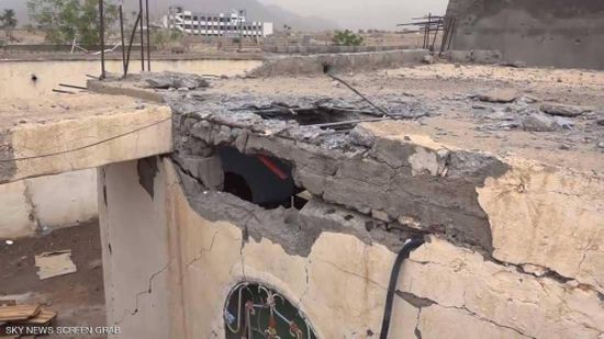 بعد تكبدها لخسائر كبيرة.. ميليشيا الحوثي ترد بقصف المدنيين في حيس