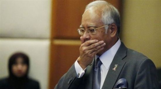 توجيه تهمة "خيانة الأمانة" لرئيس الوزراء الماليزي السابق ووزير ماليته