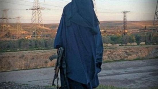 الأرملة البيضاء.. داعشي معتقل ينفي وفاة أخطر إرهابية بريطانية