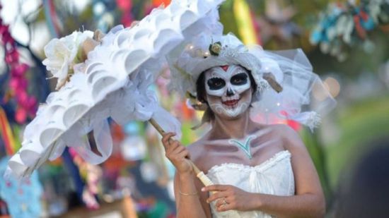 ماذا تعرف عن يوم الموتى المكسيكي؟ (صور)