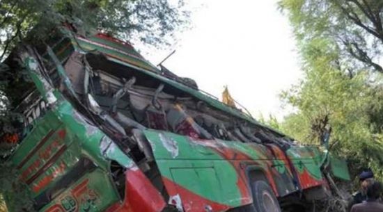 مصرع 17 شخصًا في حادث تحطم حافلة شمالي باكستان
