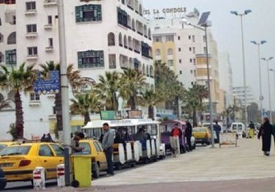 بعد يوم دامٍ.. الحياة تعود لطبيعتها في شوارع العاصمة التونسية
