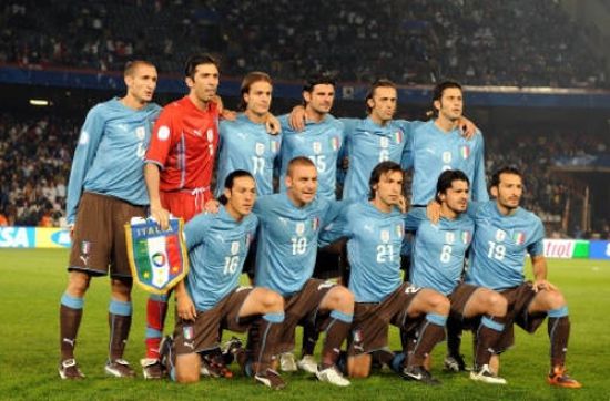 سجن نجم منتخب إيطاليا بتهمة الانضمام إلى المافيا