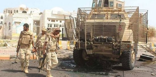 القوات المشتركة تحيط جامعة الحديدة.. وعناصر الحوثي تهرب