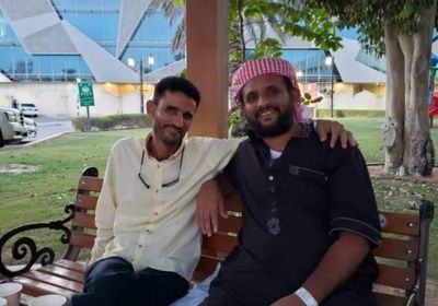 ماذا يفعل العميد منير اليافعي في الإمارات؟ (صور)