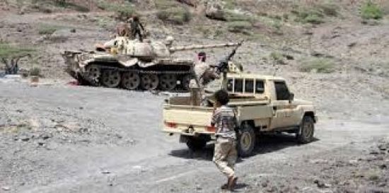 الجيش يستعيد أعلى قمة في سلسلة جبال الملاجم من قبضة الحوثيين