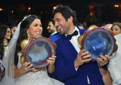 شاهد كيف احتفل الثنائي حسن الرداد وإيمي سمير غانم بعيد زواجهم