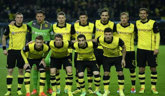 لاعبي بروسيا دورتموند الألماني ينجون من الموت