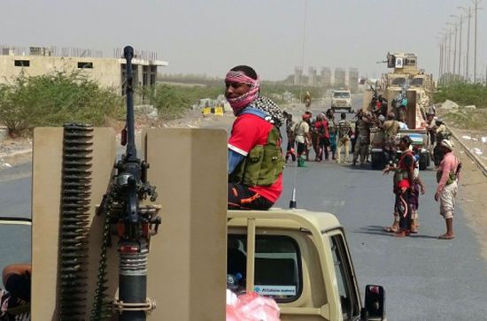 مليشيا الحوثي تتخذ من المدنيين دروعا بشرية في الحديدة
