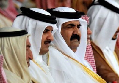 صحافي سعودي يُغرد عن "الحمدين" بهجوم لاذع