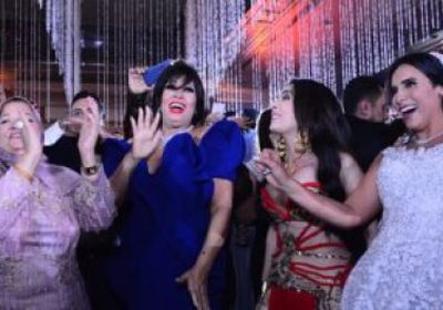 وصلة رقص من دينا وفيفي عبدة في حفل زفاف ابنة خالد عجاج