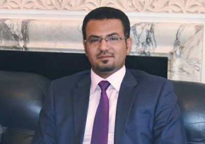 أحمد الصالح يُطالب بحسم معركة الحديدة سريعًا
