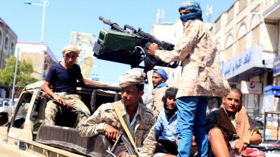 بحالة من الهستيريا.. الحوثيون يكثفون الألغام في أحياء الحديدة ويعتقلون الشباب بحجة الارتباط بالمقاومة 